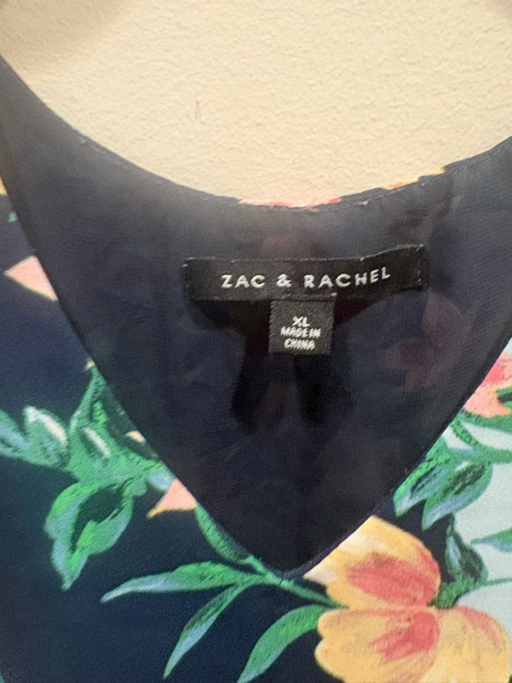 Zac & Rachel Navy and White Floral V-Neck Asymmetric Camisole - Picture 4 of 7